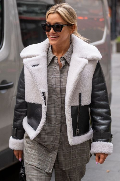 Ashley Roberts at Global Radio Studios in London 11/04/2021 1