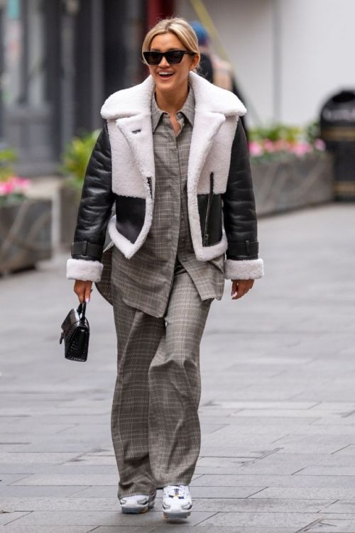 Ashley Roberts at Global Radio Studios in London 11/04/2021 3