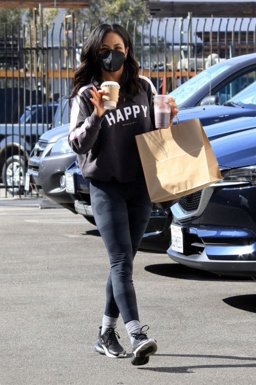 Britt Stewart arrives at Dancing With The Stars Rehearsal Studio in Los Angeles 11/04/2021 2