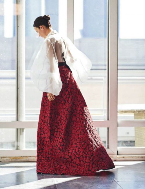 Cecilia Suarez Photoshoot for Elle Magazine, Spain December 2021 1