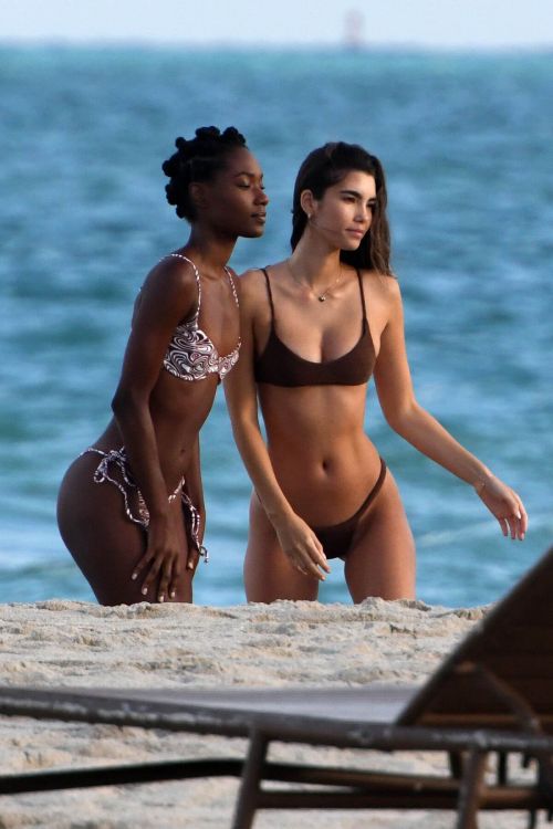 Cindy Mello and Sym Simma at Bikini Photoshoot in Miami 11/14/2021 5