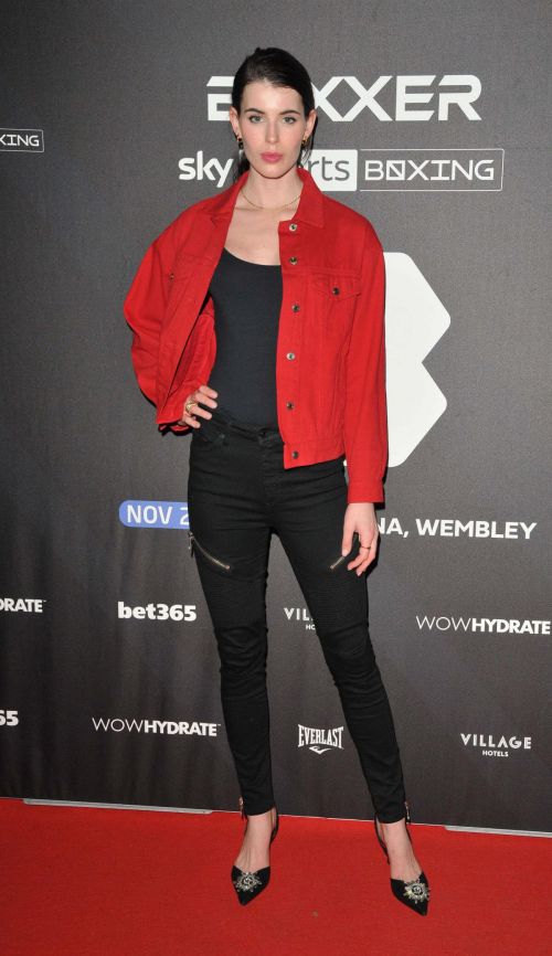 Claudia Lavender attends The Boxxer Boxing Tournament at Wembley Arena in London 11/20/2021 3