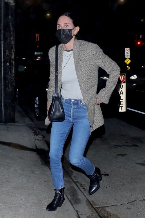 Courteney Cox Night Out for Dinner at Giorgio Baldi in Santa Monica 11/04/2021 1