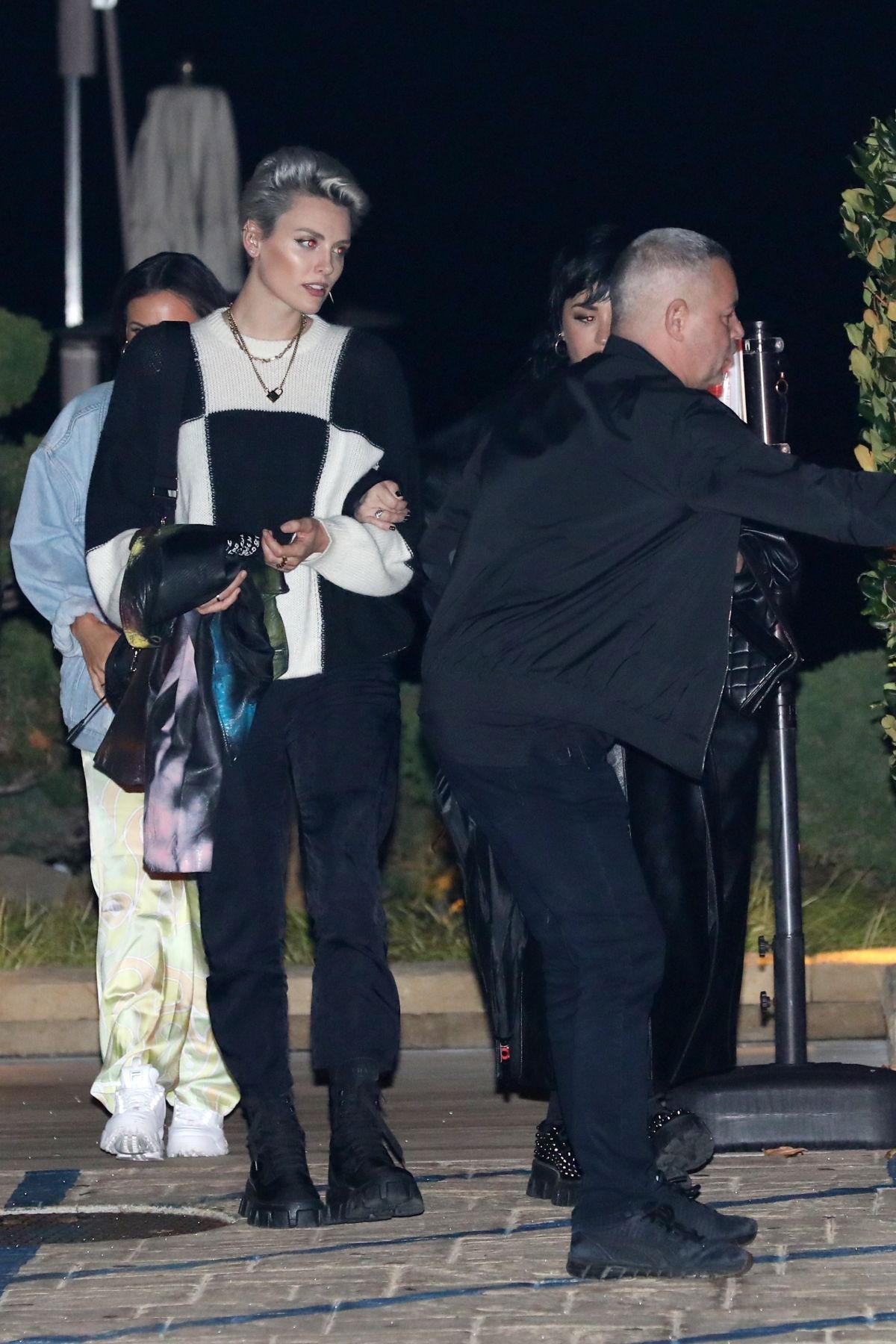 Demi Lovato Night Out with a Friend at Nobu London in Malibu 11/05/2021 3