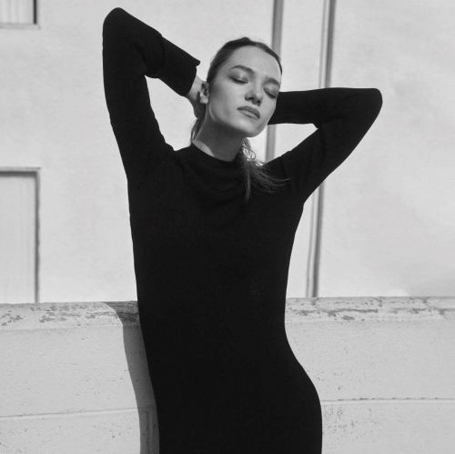 Esme Creed-Miles Photoshoot for ContentMode Magazine, November 2021 Issue 5