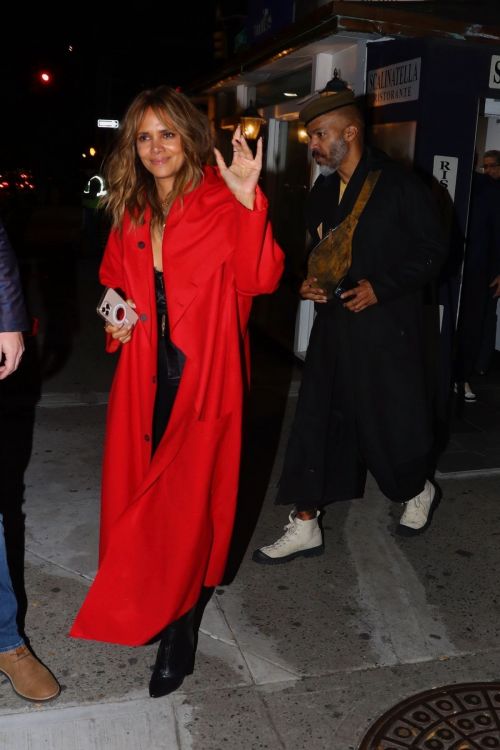 Halle Berry in Red Long Coat Out for Dinner at Scalinatella in New York 11/05/2021 7