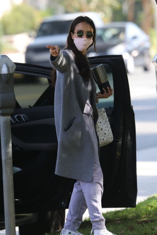 Jessica Alba Out a Park on Halloween Day in Santa Monica 10/31/2021