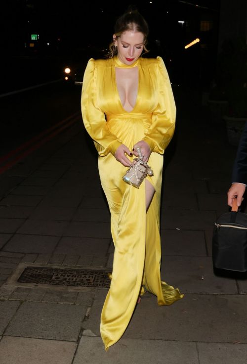 Katherine Ryan Leaves 2021 Pride of Britain Awards in London 10/30/2021 4