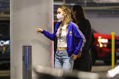 Lily-Rose Depp in Short Top Out Shopping in Beverly Hills 11/05/2021 5