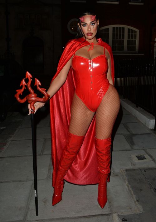Mandi Vakili arrives at a Halloween Party in Chelsea 10/30/2021 3