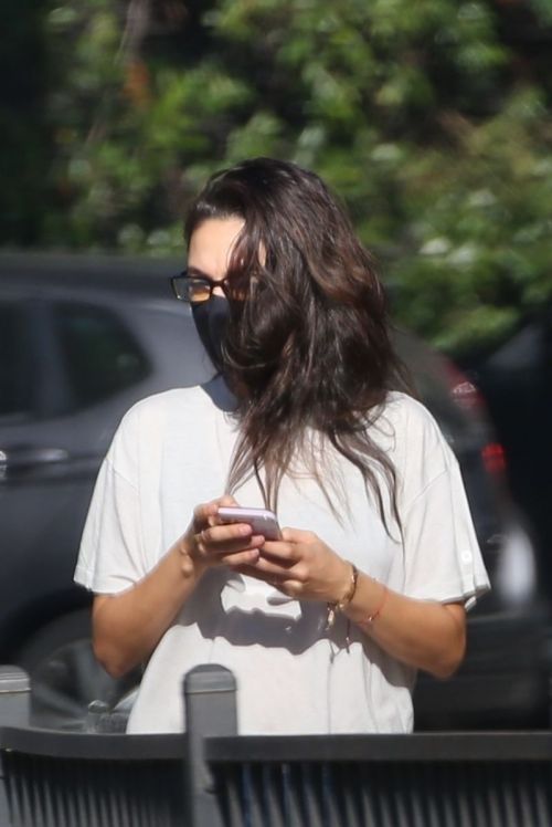 Mila Kunis in White Top and Ankle Denim Out and About in Beverly Hills 11/04/2021 5