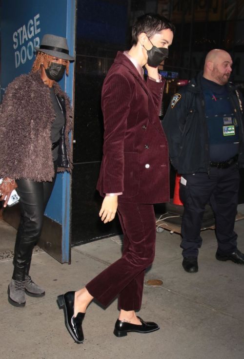 Rebecca Hall Leaves Good Morning America in New York 11/05/2021 2