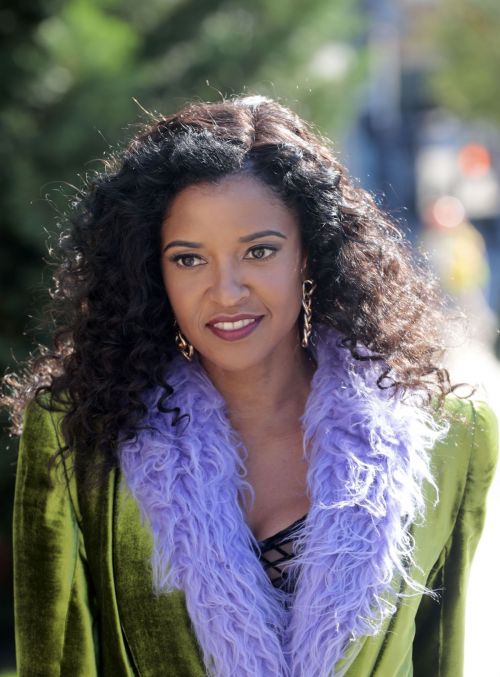 Renee Elise Goldsberry on the Set of Girls 5 Eva in New York 11/03/2021 1