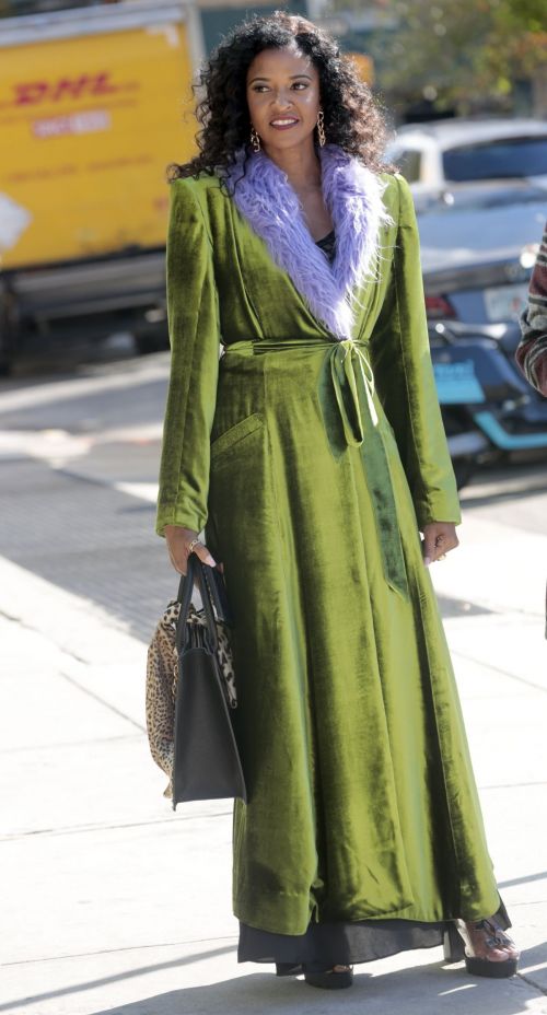 Renee Elise Goldsberry on the Set of Girls 5 Eva in New York 11/03/2021 4