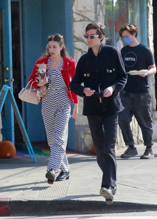 Scout Willis Out for Lunch with her Boyfriend at Lassens in Los Angeles 10/31/2021