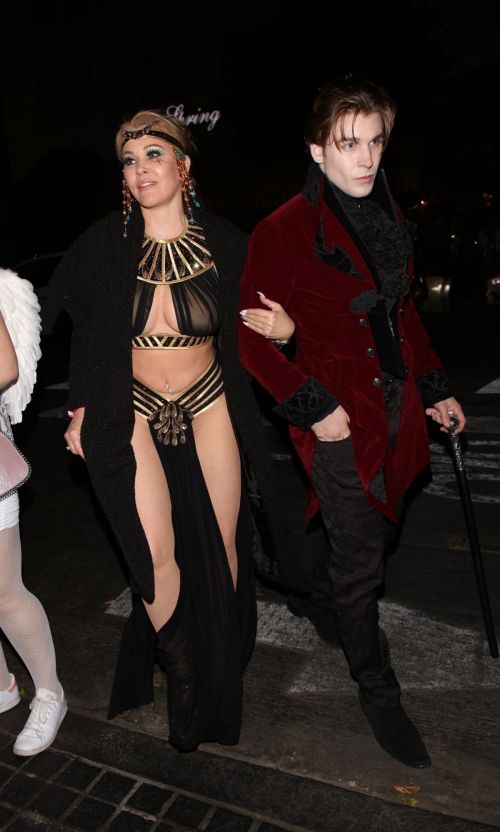 Shanna Moakler as Cleopatra arrives at Halloween Party in Los Angeles 10/30/2021 5