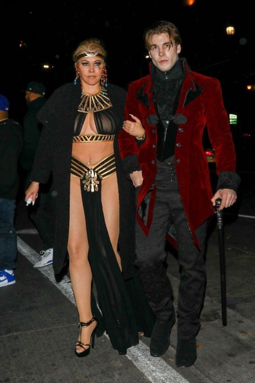 Shanna Moakler as Cleopatra arrives at Halloween Party in Los Angeles 10/30/2021 7