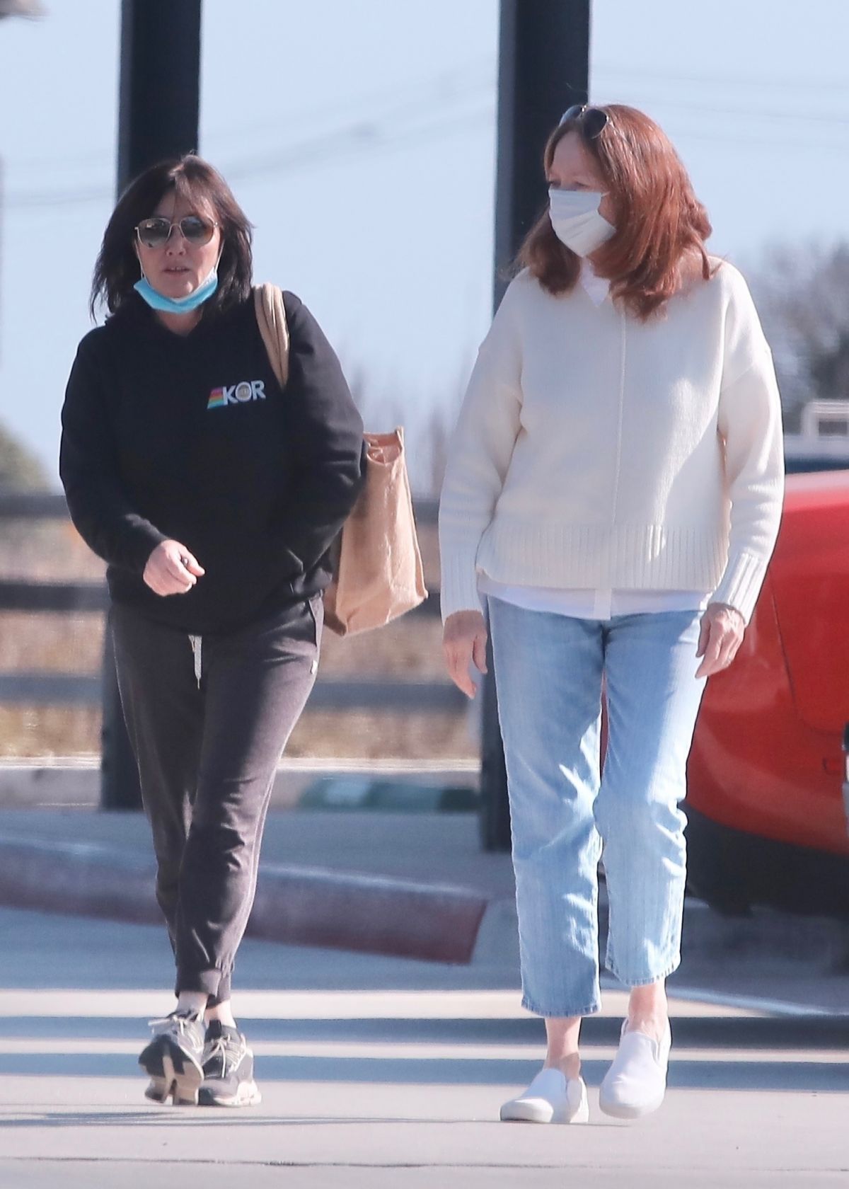 Shannen Doherty Out Shopping with Her Mom Rosa in Malibu 11/04/2021