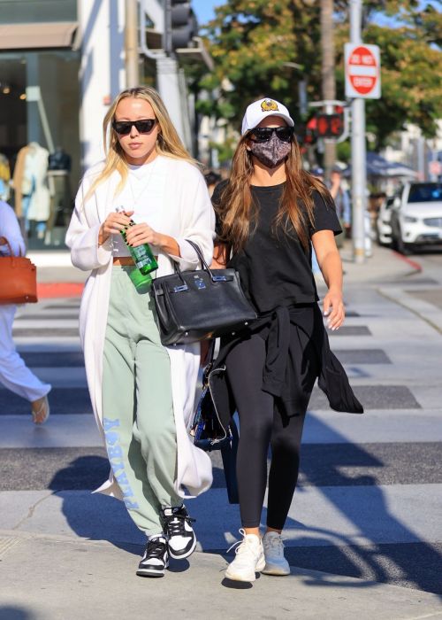 Sofia Richie at a Lunch Date with Friends in Beverly Hills 11/05/2021 2