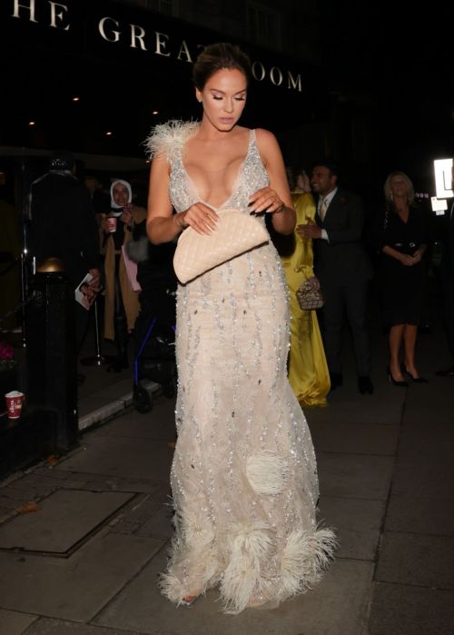 Vicky Pattison Leaves 2021 Pride of Britain Awards in London 10/30/2021 5