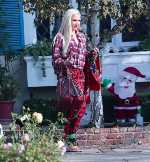 American Singer Gwen Stefani seen in Checked Dress Out in Los Angeles 5