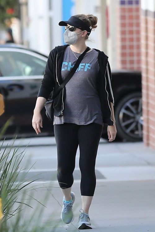 Amy Adams in Grey T-Shirt with Tights Out and About in Beverly Hills 12/05/2021 1