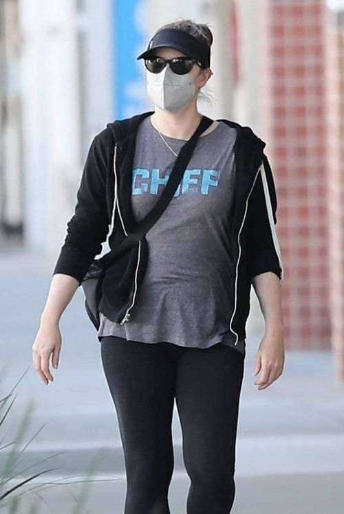 Amy Adams in Grey T-Shirt with Tights Out and About in Beverly Hills 12/05/2021 6