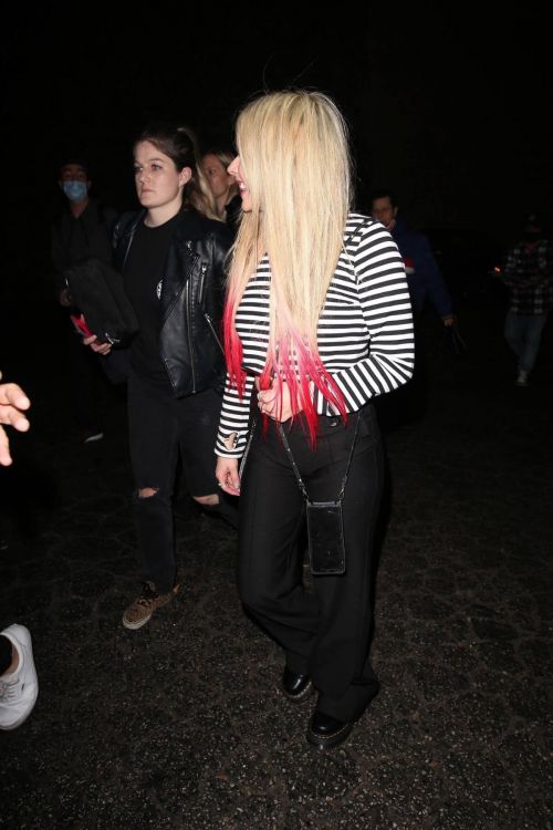 Avril Lavigne Night Out Leaves The Roxy in Hollywood 12/06/2021
