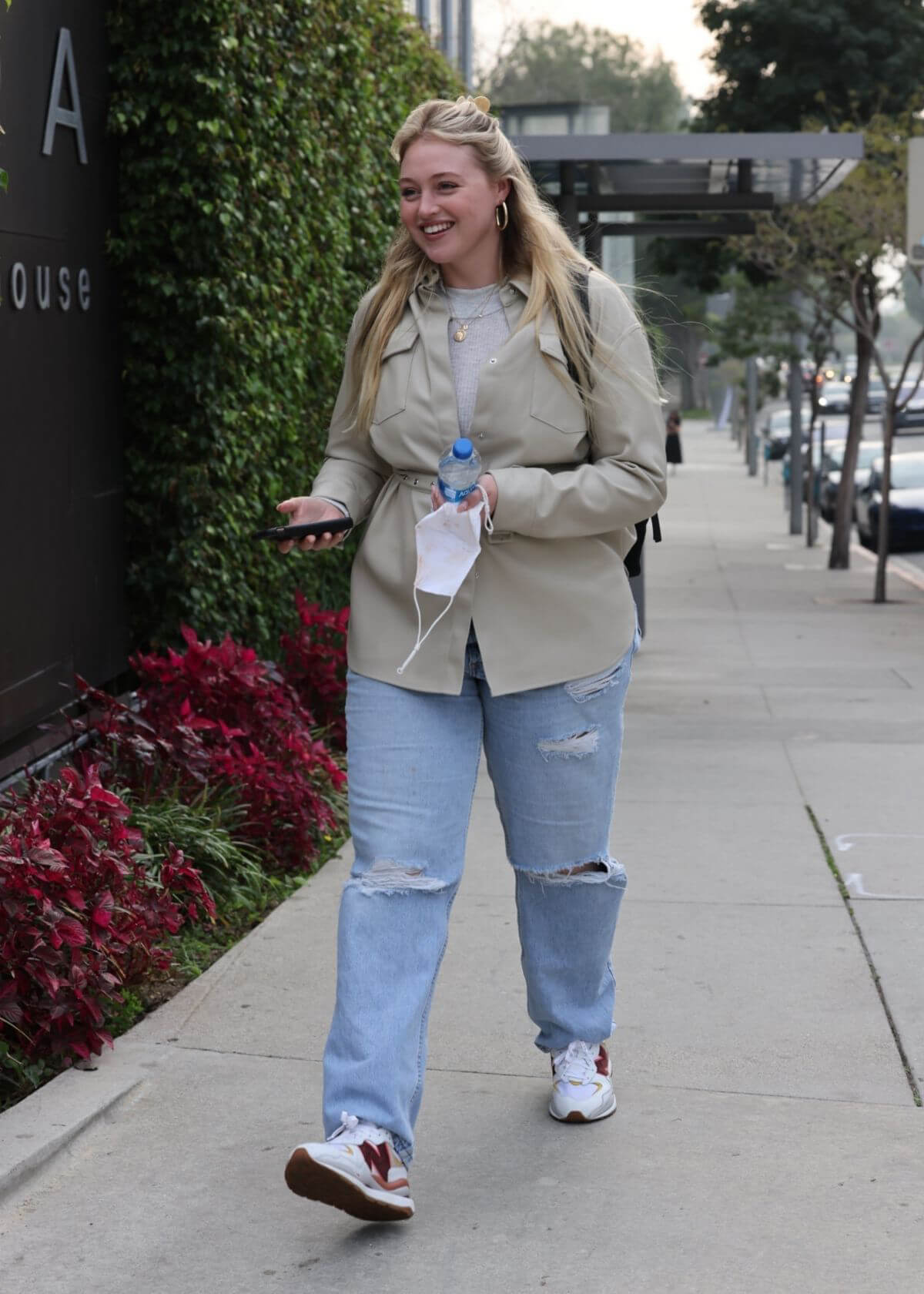 Iskra Lawrence in Ripped Jeans During Leaves a Meeting in West Hollywood 11/19/2021 1