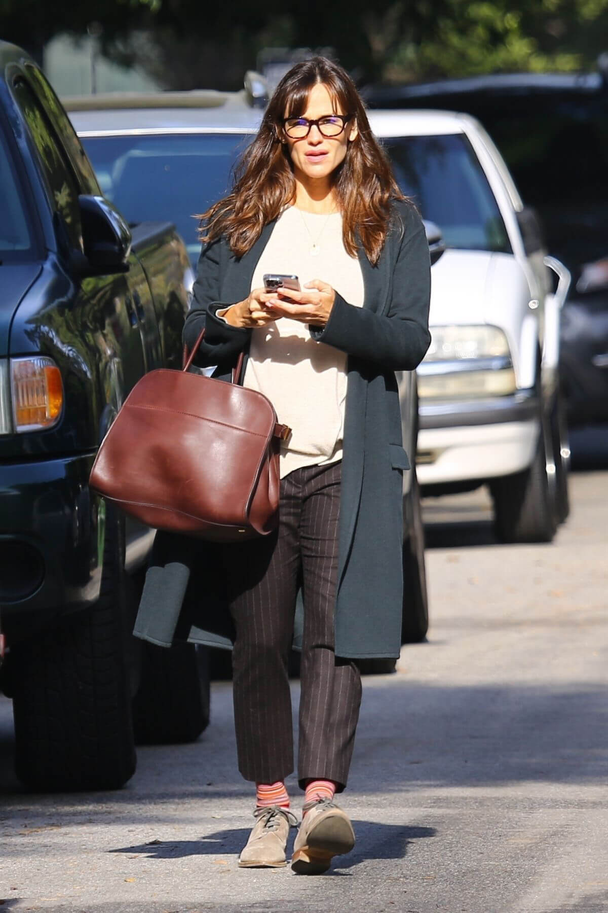 Jennifer Garner Day Out for a Business Meeting in Brentwood