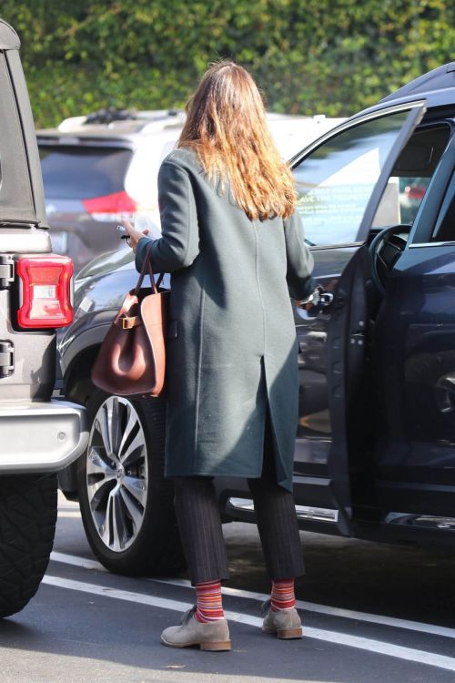 Jennifer Garner Day Out for a Business Meeting in Brentwood 7