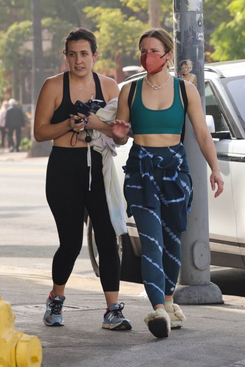 Kristen Bell flashes her abs After Leaves a Gym Session in Los Angeles 11/19/2021