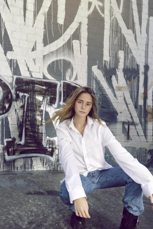Makenzie Raine Photoshoot for Dlarez Magazine, November 2021 5