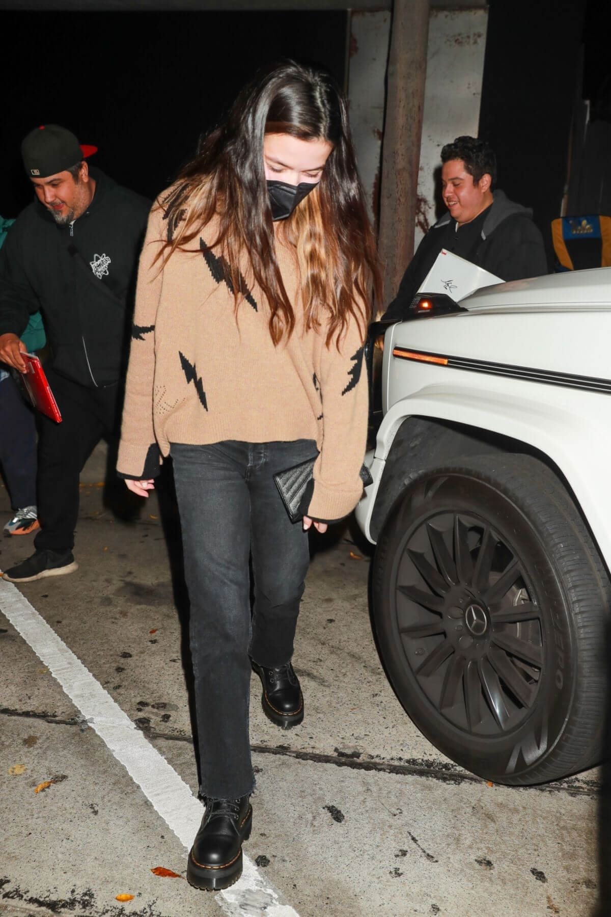 Miranda Cosgrove Night Out Leaves Craig's Restaurant in West Hollywood 11/20/2021