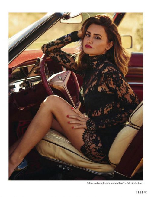 Penelope Cruz Photoshoot in Elle Magazine, Spain December 2021 4