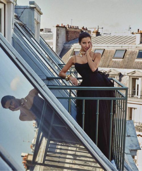 Pilar Rubio Photoshoot for Elle Magazine, Spain December 2021 2