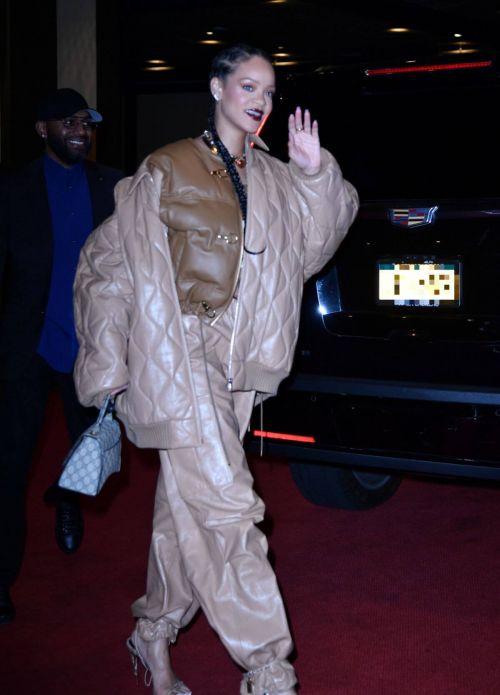 Rihanna Night Out at Cipriani Restaurant in New York 4