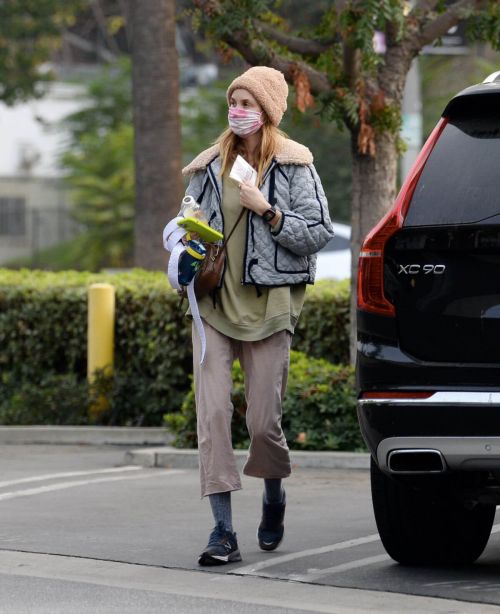 Whitney Port in Loose Pajamas Out for Coffee in Los Angeles 11/19/2021 1