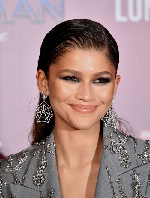 Zendaya attends Spiderman: No Way Home Photocall in London 7