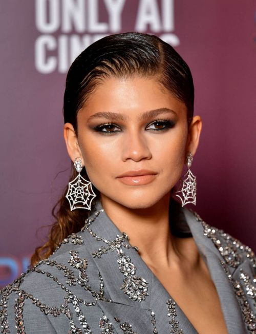 Zendaya attends Spiderman: No Way Home Photocall in London 8