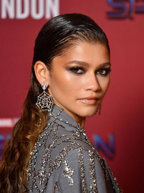 Zendaya attends Spiderman: No Way Home Photocall in London 9