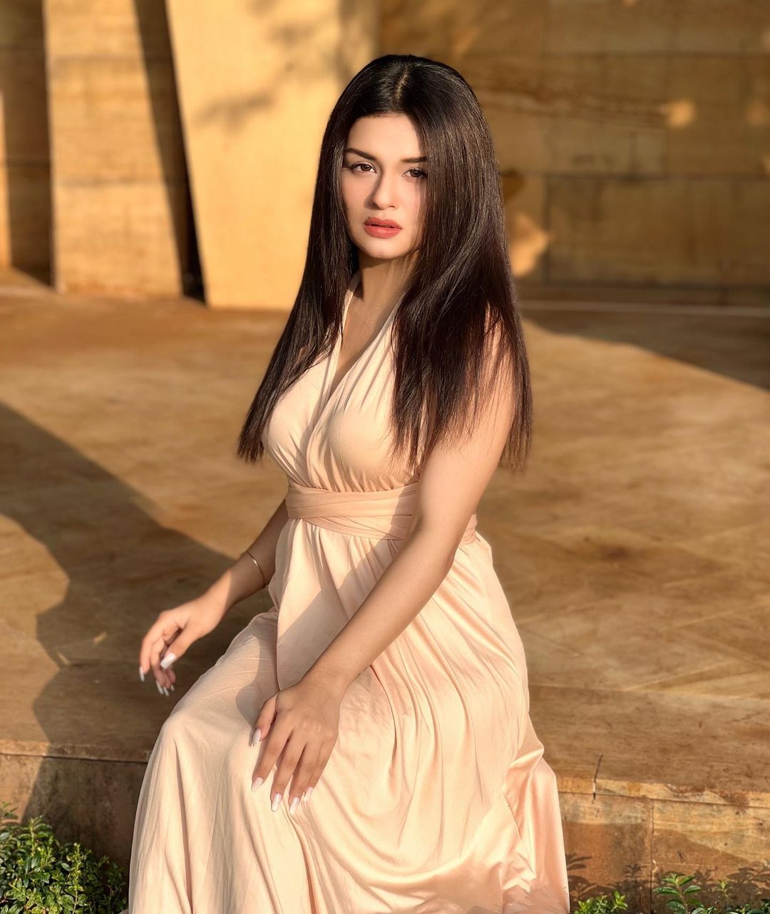 Avneet Kaur photoshoot in a gown in Lonavala, Maharashtra, January 2022