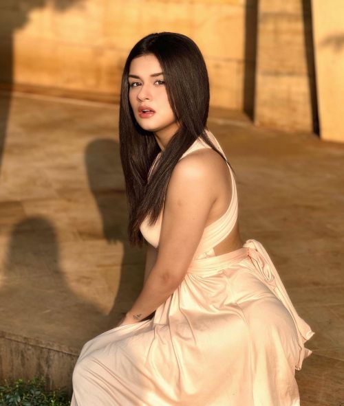 Avneet Kaur photoshoot in a gown in Lonavala, Maharashtra, January 2022 3