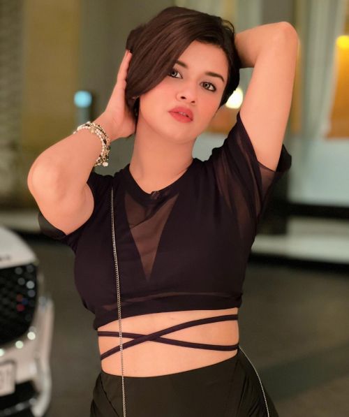Avneet Kaur Photoshoot in Black Dress Done By Krupa Lakhanii, December 2021 4