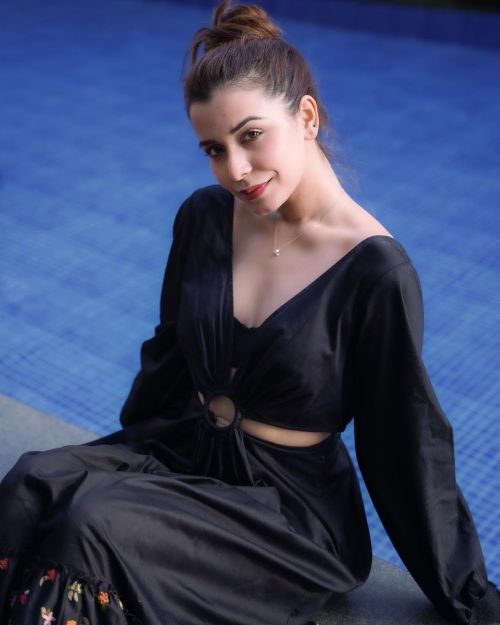 Chitranshi Dhyani wears Geisha Designs Black Outfit for Photoshoot, January 2022