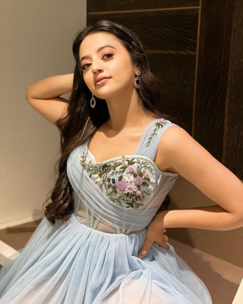 Helly Shah in Beautiful Sky Blue Outfit Designed by World of Asra, December 2021 1