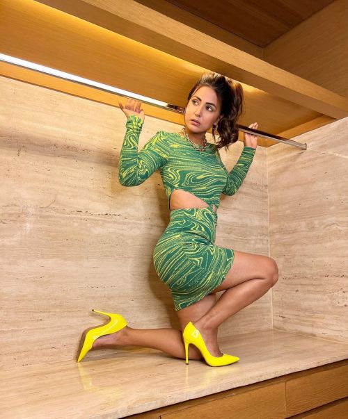 Hina Khan Shared her Pictures on Instagram in Green Outfit with Yellow Sandals, January 2022