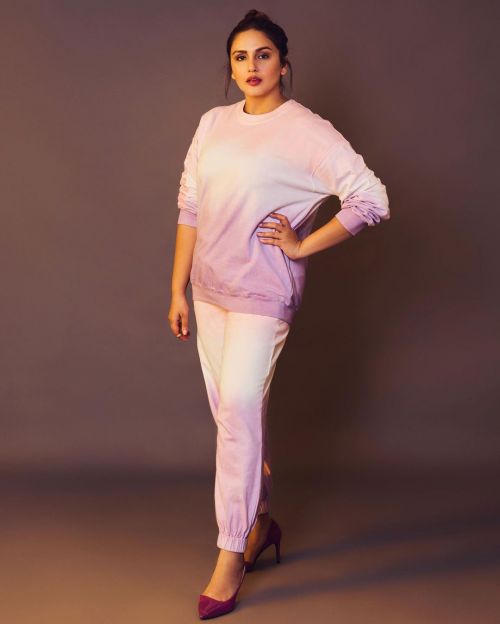 Huma Qureshi wear Stylish Outfit Designed by How When Wear, January 2022 2