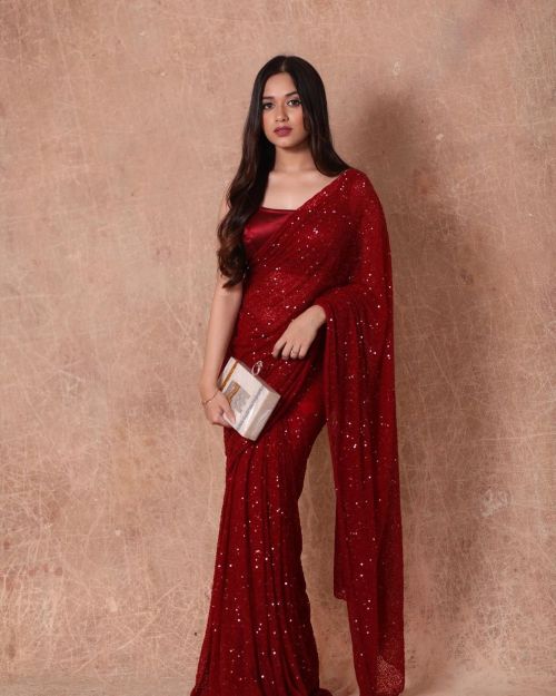 Jannat Zubair in Red Sparkling Saree Photoshoot done by Anish Ajmera, January 2022