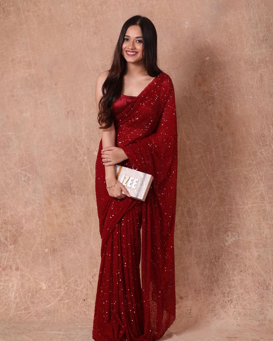 Jannat Zubair in Red Sparkling Saree Photoshoot done by Anish Ajmera, January 2022
